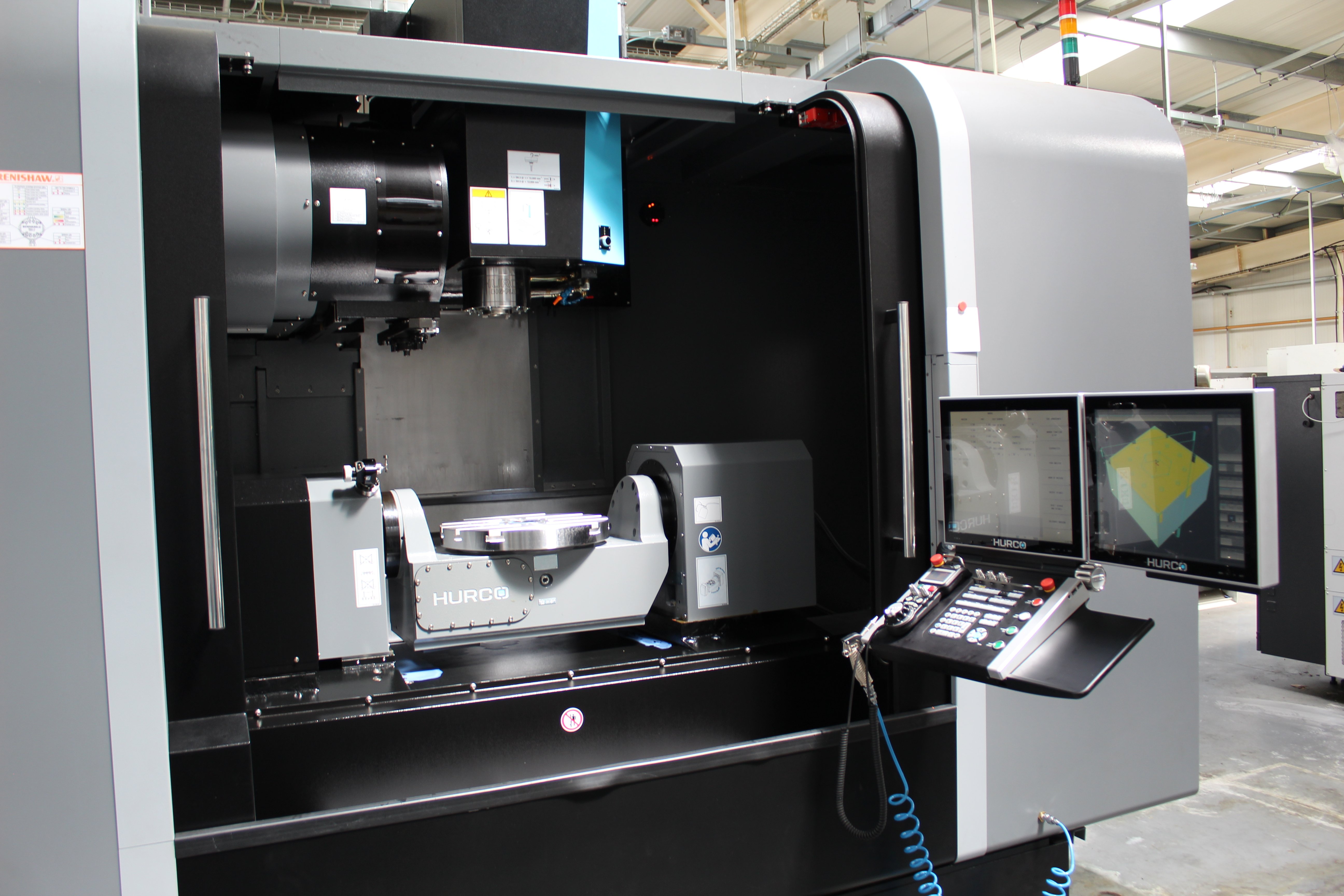 Hurco VMX60Ui boasts a maximum size of part up Ø500mm and a maximum table load of 400kg
